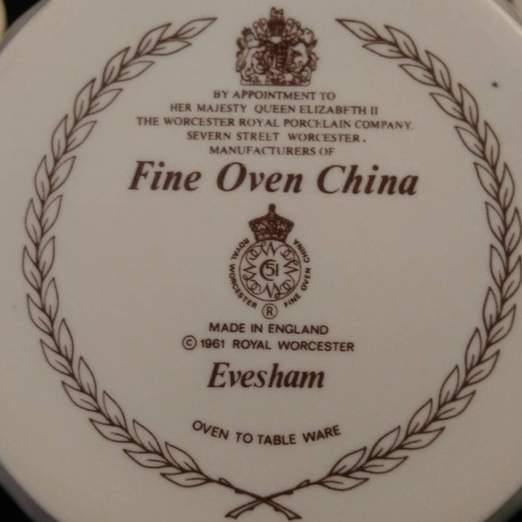 6 Royal Worcester Fine Oven China Ramekins in Evesham Gold - Picture 8 of 8